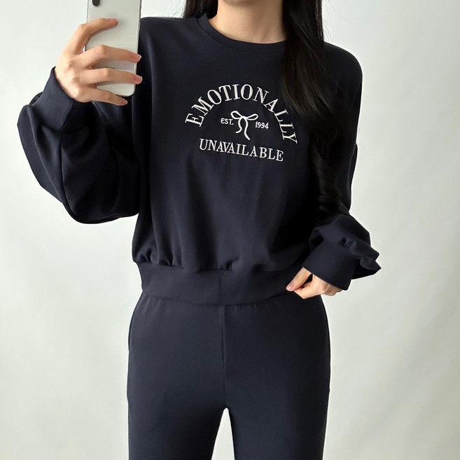 비토샵 여성 이모션 리본자수 맨투맨 세미크롭 트레이닝복 세트 일자팬츠 세트