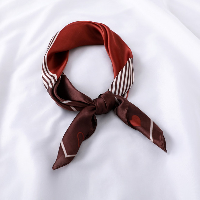 쁘띠스카프 봄여름철 어디에나 잘 어울리는 작은 사각스카프 멀티 심플 하트 기하학 스카프