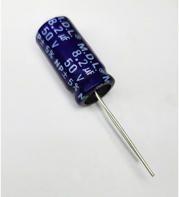 M.D.L. 分音器電容, 1個, 8.2uF 50V 13mm*26mm