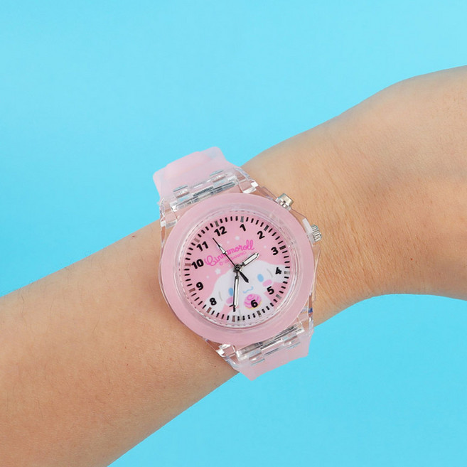 산리오 불빛 빛나는 LED 아날로그 손목시계 마이멜로디 시나모롤 쿠로미 바늘 시계