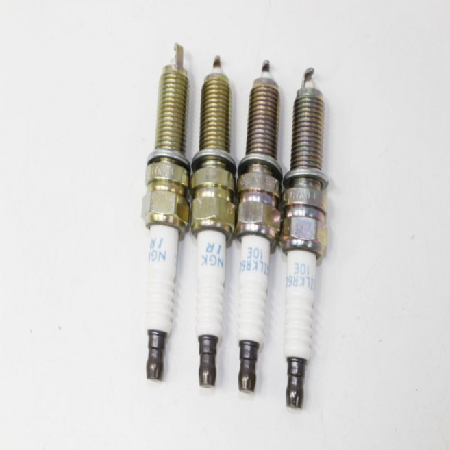 SILKR6C10E 이리듐 점화 플러그 현대 기아 I10 피아트 500 Cee d 0.9L 1884410060 4 개