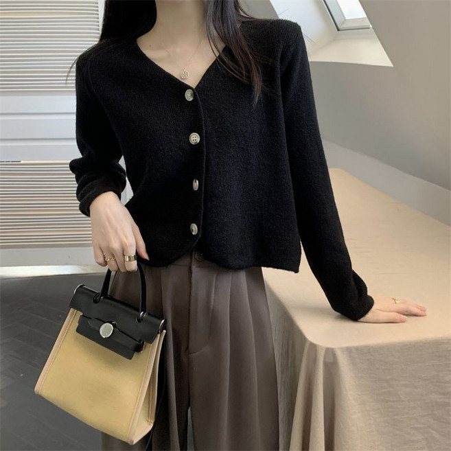 早秋韓系軟糯純色V領毛衣 氣質開衫 慵懶短款針織衫 百搭小香風外套 女裝 秋冬上衣