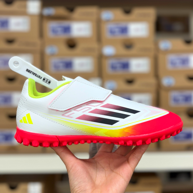 아디다스 키즈 주니어 끈없는 풋살화 F50 클럽 벨크로 TF 미니주걱 포함