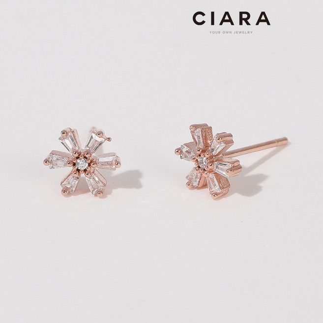 CIARA 14K Jenne 오블롱 데이지플라워 심플 귀걸이(GoldPlated)