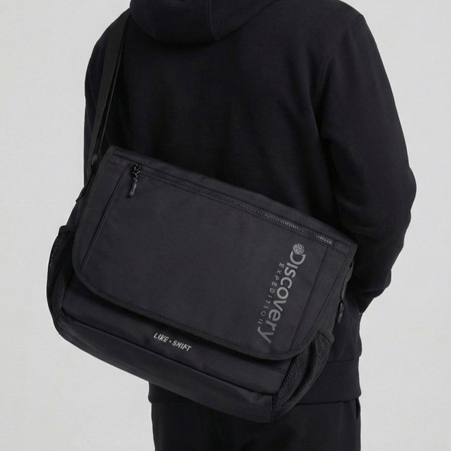 디스커버리 어반 라이트 메신저백 남자 크로스백 가방