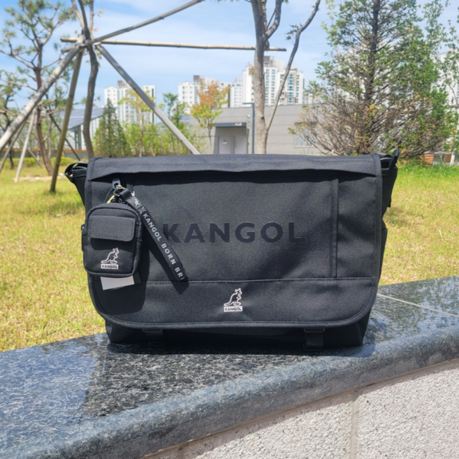 [백화점 정품] 캉골 아이언 메신저백 2072 크로스백 노트북 가방