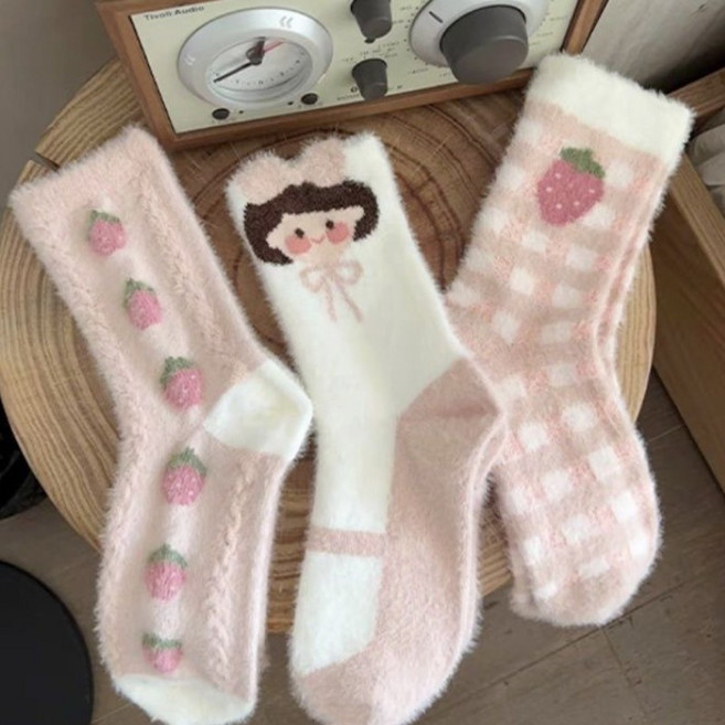 따뜻포근 딸기소녀 두툼 앙고라 겨울양말 3개세트