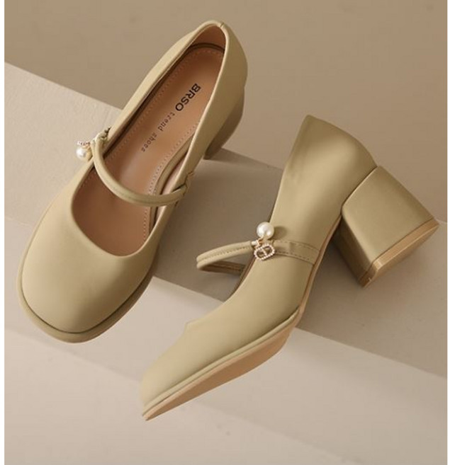 白鳥麗子 瑪莉珍鞋 一字珍珠鑽飾粗跟包鞋