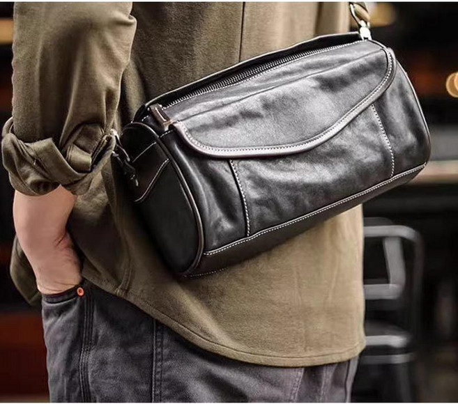 男士單肩斜挎包 設計感小眾百搭個性通勤包, 黑色