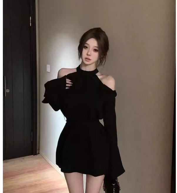 셀리즈로 프렌치한 디자인 홀터넥 프릴나팔 오프숄더 미니 원피스