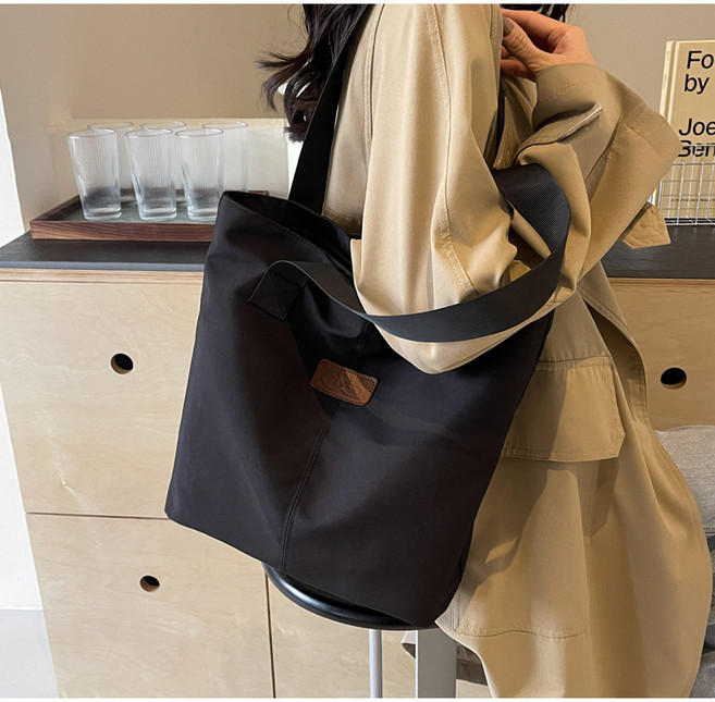 베이직365 초경량 멀티 포켓 캔버스 숄더백