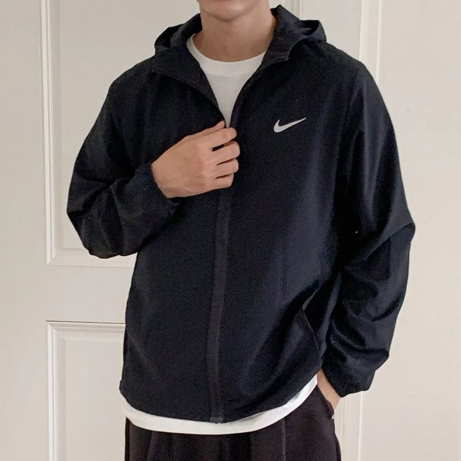 [국내매장정품] 나이키 경량 간절기 바람막이 얇은 후드 바람막이 집업 러닝 드라이핏