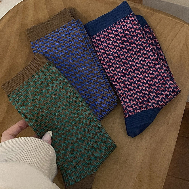 에이블탑 유니크 체크 패턴 겨울 패션 긴목 니트양말 3종세트