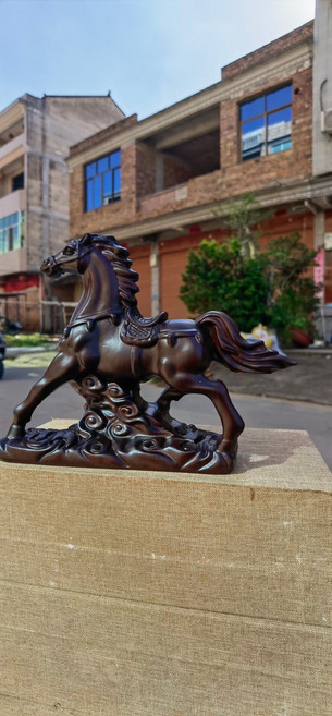 生肖木馬 腳踏祥雲 馬到成功 黑檀木, 詳情見包裝