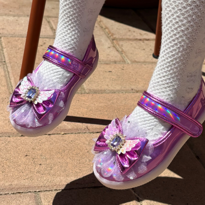 FROMBEBE 여아용 아이비 날개 에나멜 LED 슬립온