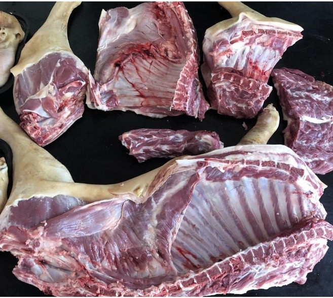 [행복미트] 호주산 염소고기 암컷염소 모듬지육 껍데기있음 원육 가정용 4kg내외 수육 전골 염소탕 불고기용 Halal Goat [당일발송], 4kg 내외, 1개