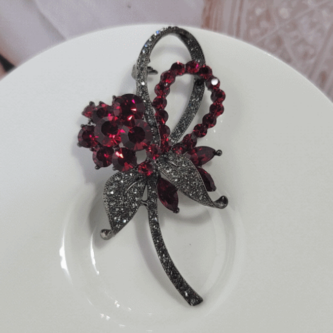 스와로브스키 엔틱 화환브로치 코트