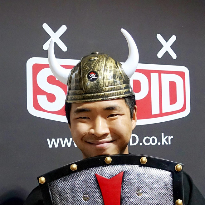 23 할로윈 무기 소품, 60_바이킹 투구 골드 (아동), 1개