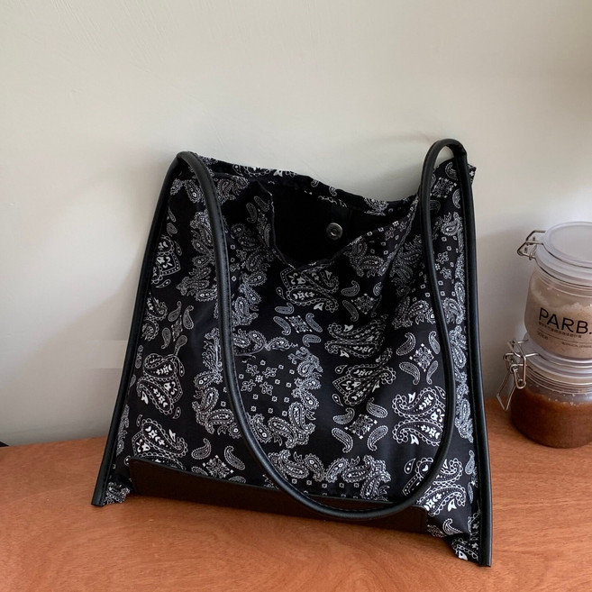 HALOPICK 페이즐리 패턴 대용량 에코 숄더백 데일리 캔버스 가방