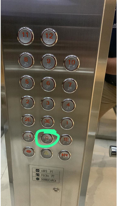 엘리베이터 버튼은 현대 오티스 코네에 사용됩니다