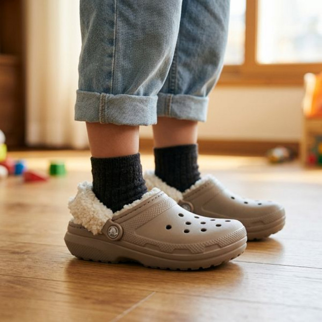 CROCS KIDS 아동 어린이 초등 스니커즈 일상화 운동화 크록스 클래식 플리스 라인드 머쉬룸 겨울 실내화