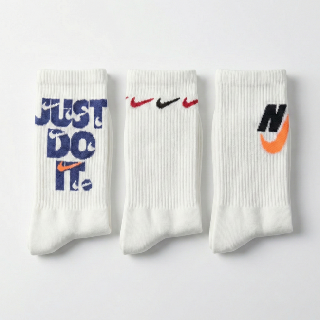 (나이키재팬매장판) 나이키 에브리데이 플러스 쿠션 크루 삭스 3켤레 DH3822-902 남성 여성 장목 스포츠 양말, 1개, 화이트 (멀티로고)