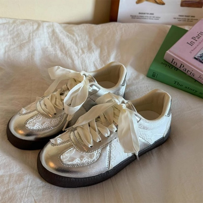 PAKCHOICE 여성 실버 레이스 장식 가죽 독일군 스니커즈 운동화