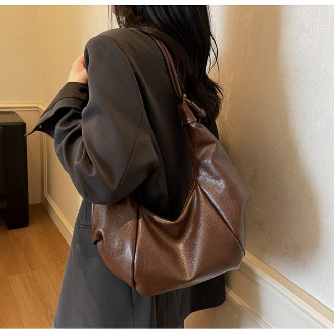 오벳 크루아상 크로스백 숄더 데일리백