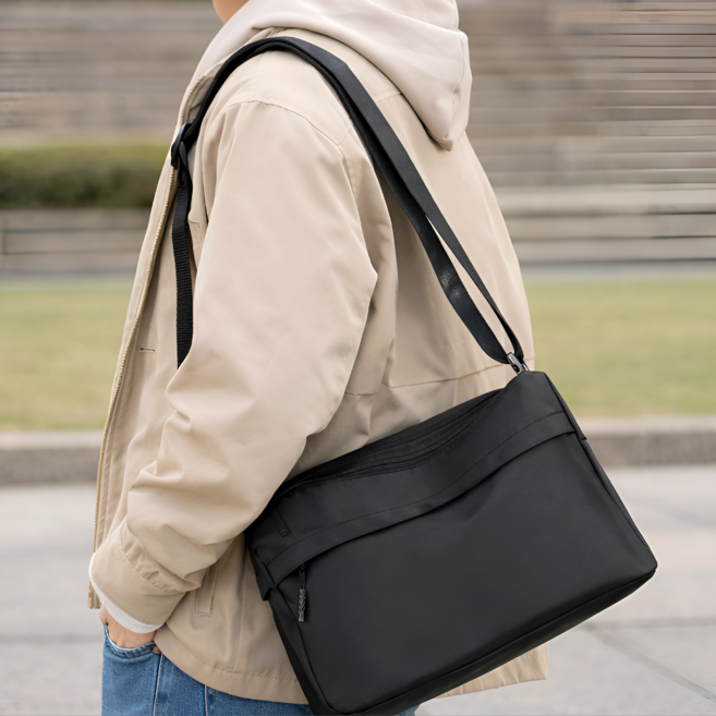 노베카 심플한 디자인 데일리 남성 메신저백