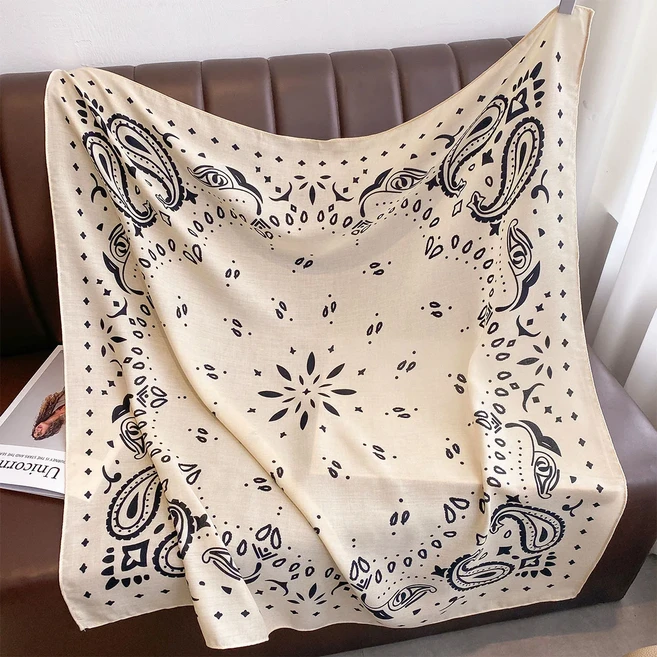 쿠쿠스토어 9090cm 페이즐리 프린트 여성 정사각 스카프 실크 느낌 반다나 고급 대형 숄 비치 우아한 히잡