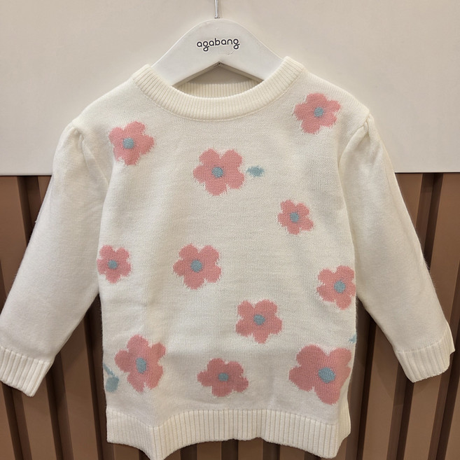 아가방 초특가세일~~ 봄느낌 낭낭한 니트티셔츠~/ 까슬거림 없는 부드러운 니트~/ 치마나 쫄바지 청바지 모두 예쁜 만능 니트~