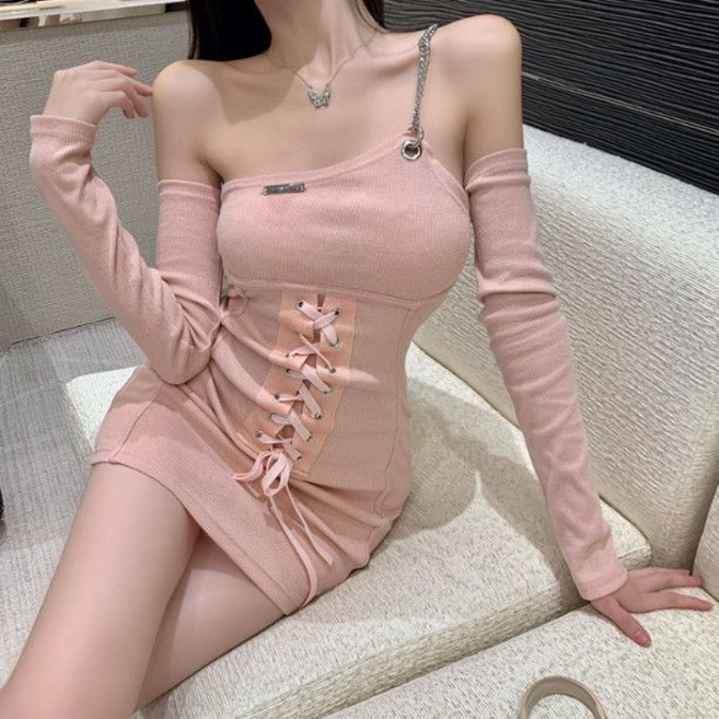 性感露肩吊帶連衣裙子女春裝新款法式氣質別緻包臀短裙, 粉色,L, 粉色