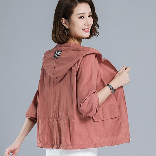가볍게 걸치는 살랑 후드 바람막이 / 여성 간절기 경량 아우터