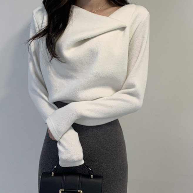 유니온 여리핏 언발란스 보트넥 니트