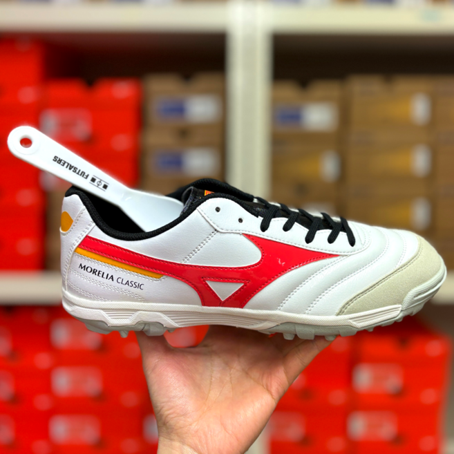 미즈노 발볼넓은 풋살화 모렐리아 살라 클래식 AS TF