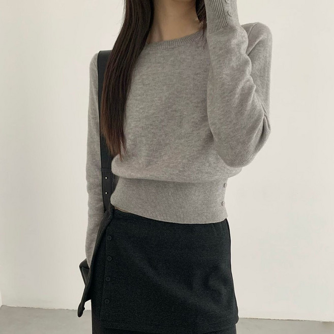 타니즈 메스토 크롭 버튼 긴팔 여성 니트