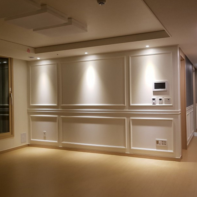 아트월 웨인스코팅 1벽면, DM35(폭3.5cm), No.5[400~500cm], 하도칠 허리몰딩(폭7.7cm), 1개