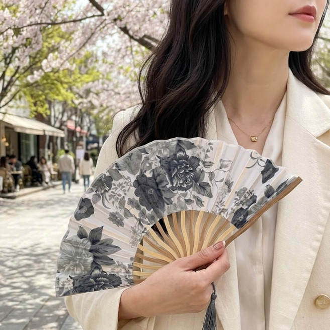 티앤비 휴대용 고급 접이식 전통 대나무 부채, 와이드-그레이, 1개