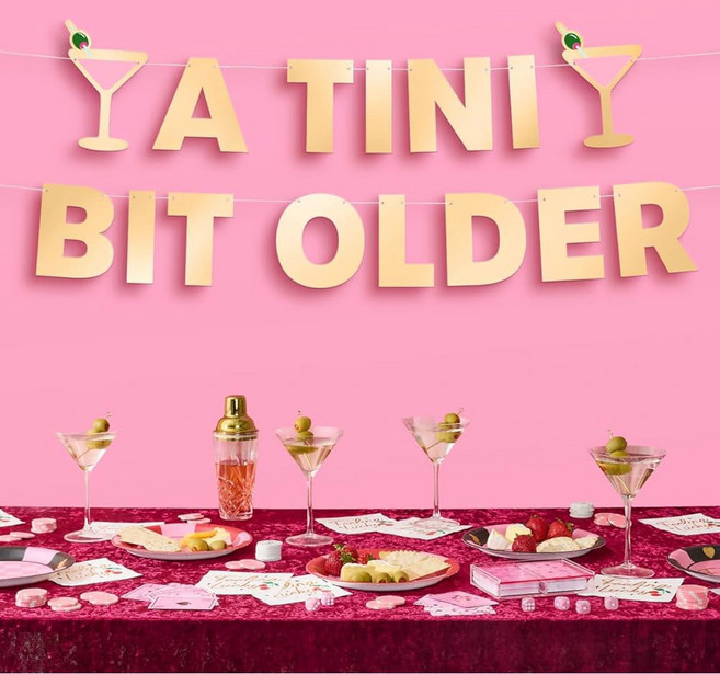 XO FETTI A TINI BIT OLDER 카지노 1.5M(5피트) 소녀 생일 - 배경 사진 사인 칵테일 부스 라스베가스 파티 금박 배경 배너 | 마티니 장식