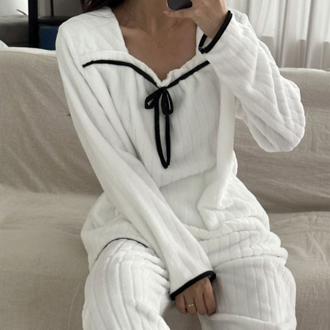 더문풀문 "폭닥폭닥 겨울나기" 집에서도 예쁜 부들부들 포근한 홈웨어 / 릴리리본수면투피스파자마 수면잠옷 진짜따뜻함