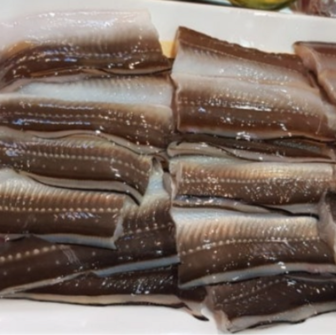 국내산 바다장어 장어구이 원물1kg [2-4미] 머리중뼈제거 540g 캠핑 간편 보양식, 1개, 장어구이 1kg손질(실중량 540g) + 양념세트