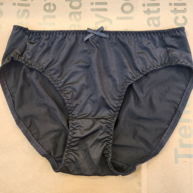 댑 여성 기본삼각팬티 스킨베이지 블랙컬러 데일리로 입기딱 90사이즈만 한정수량2000원 부평점