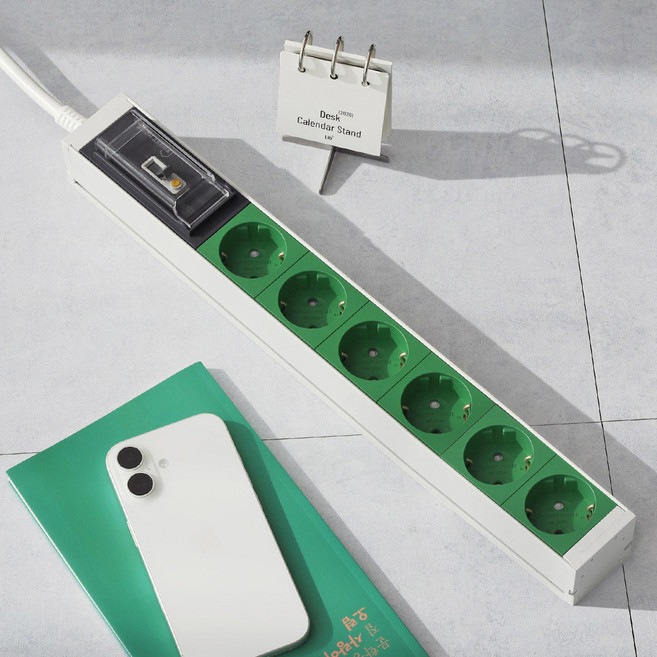 스윗홈 뉴잇 누전차단 고용량 알루미늄 납작 국산 멀티탭 6구 3M / 컴퓨터 산업용 안전 서버탭 에어컨, 1개, 누전차단 6구 3m_스타 그린