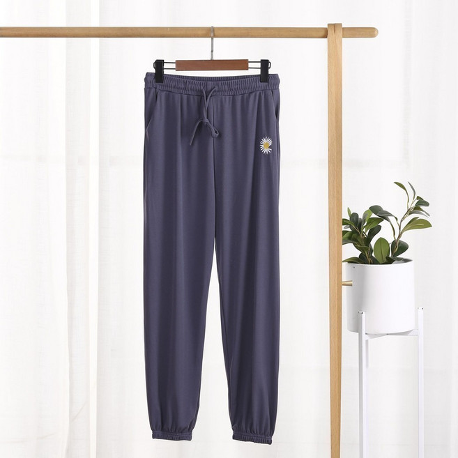 HAO 大尺碼女款冰絲涼感運動寬鬆夏季薄款休閒衛褲