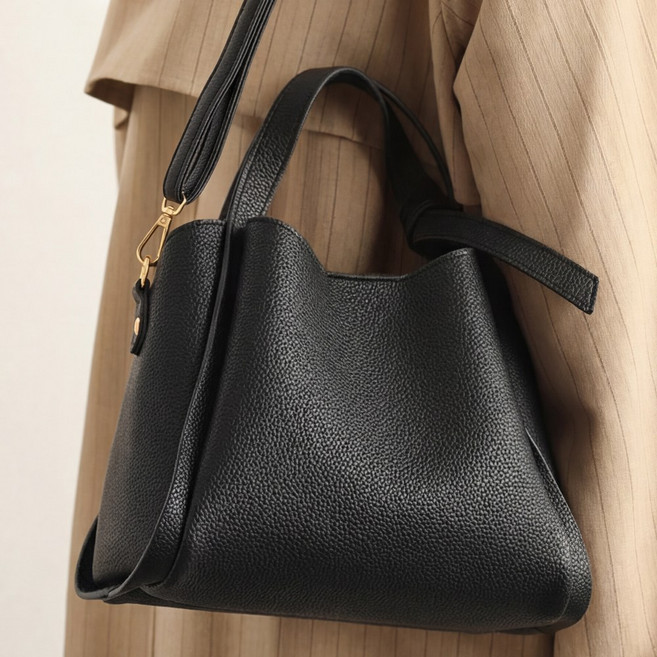 라뷰드 여성 레더 투웨이 토트백 여자 데일리 중형 가죽 가방 탈부착 길이 조절 스트랩 크로스백 보부상 대형 숄더백 가벼운 핸드백