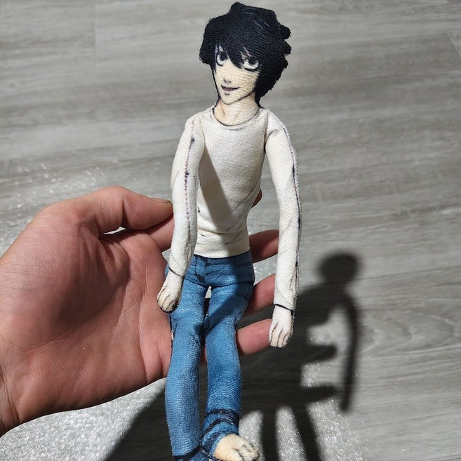 에그미 데스노트 L 엘 포즈 말라비틀어진 움직이는 인형 철사 뼈 이상한 웃긴 솜인형, B(무표정), 28cm