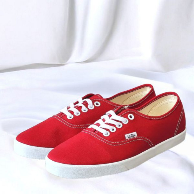 반스 어센틱 로우프로 - 레드 VN000D76RED1