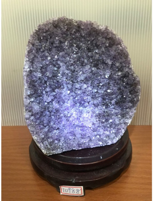 烏拉圭紫晶鎮 紫晶洞擺件 附木質底座 1098克, 1個, 紫