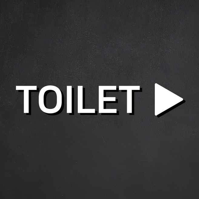 [1분설치] 스튜디오투명 화장실 표지판 백색, TOILET 삼각형 화살표, 1개