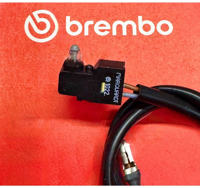Brembo 總泵感應線開關 10467195 適用RCS 14/15/16/17/19mm 煞車離合器通用, 1個